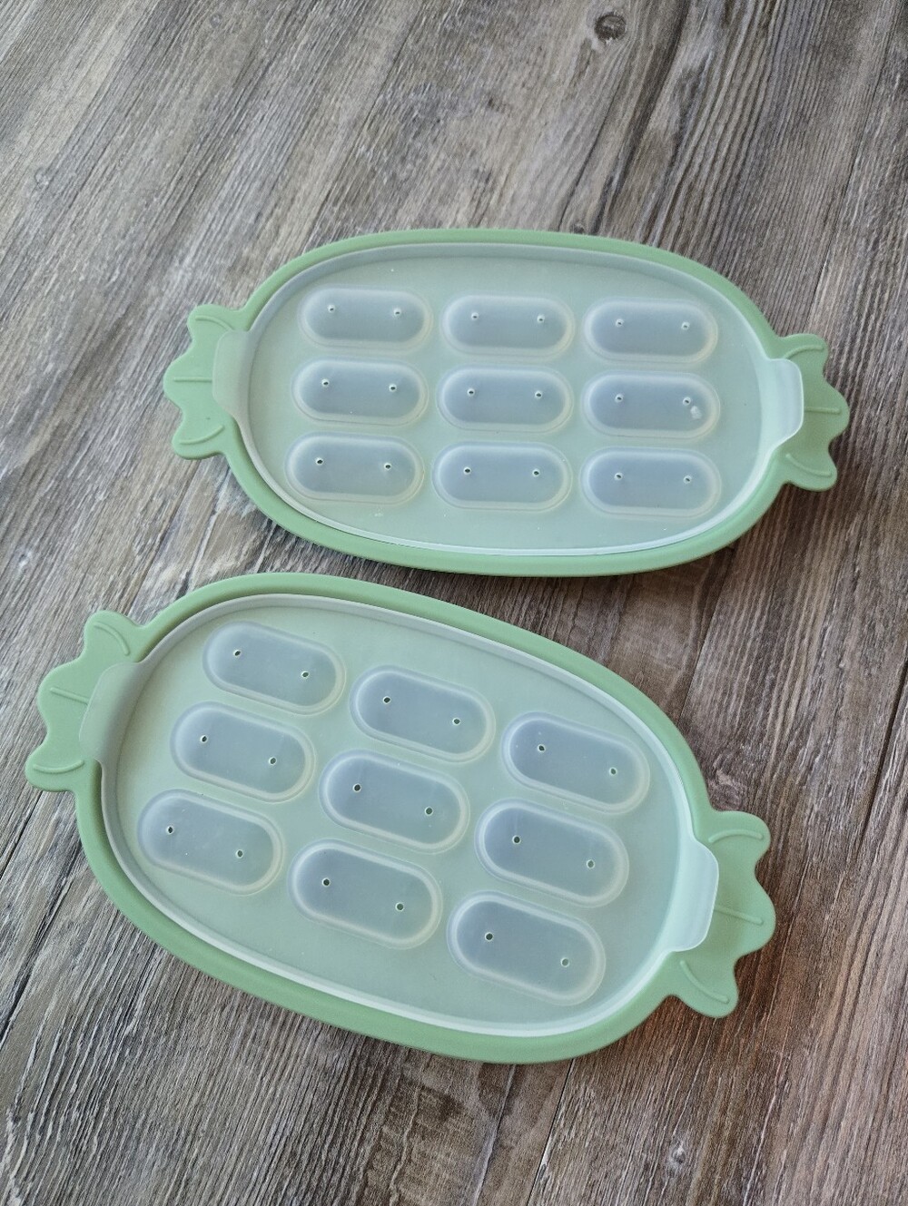 Haaka Silicone Pineapple-Shaped Frozen Ice / Treat Mold - Mint Green